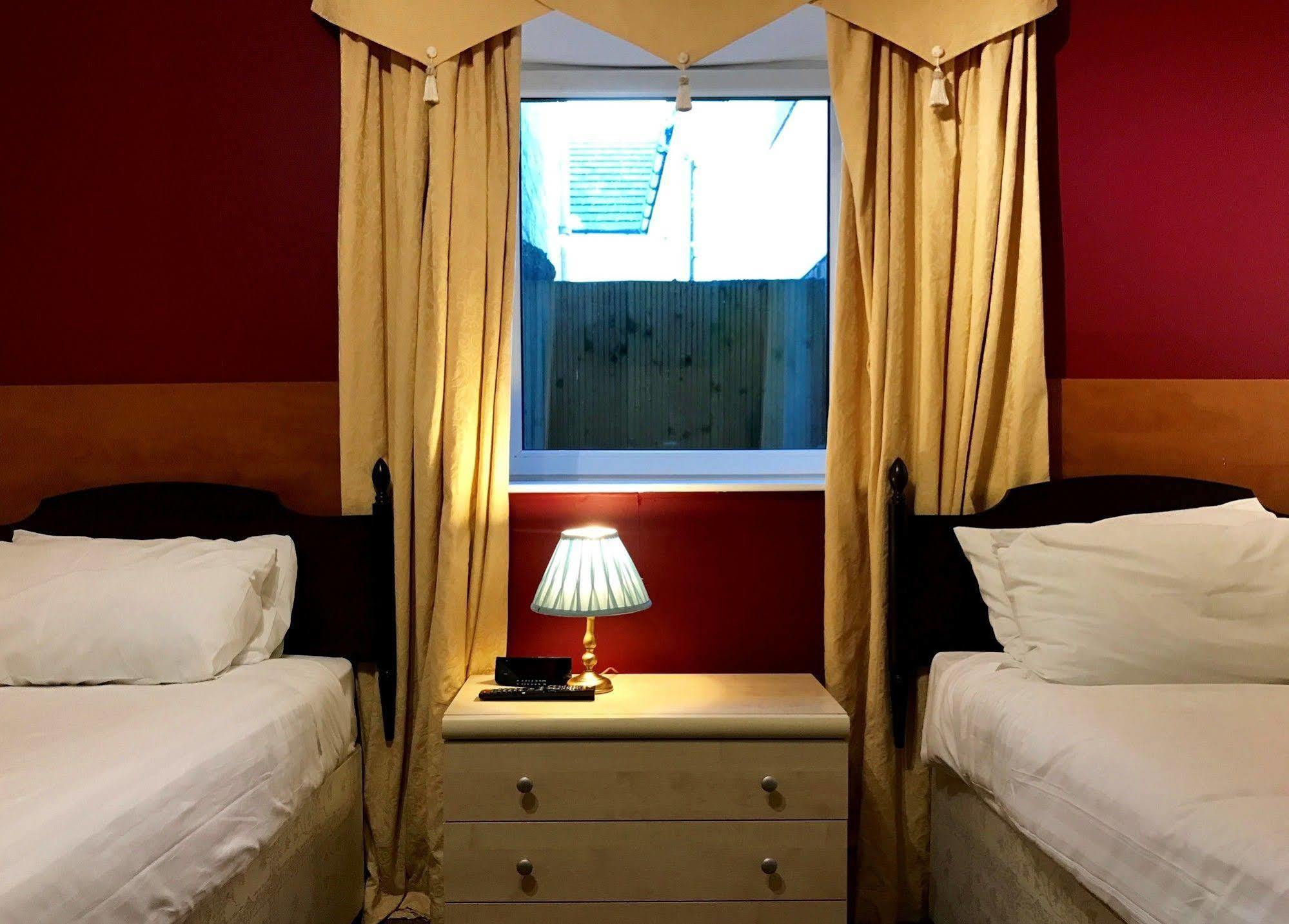 Glenlossie Guest House Дъмфрийс Екстериор снимка