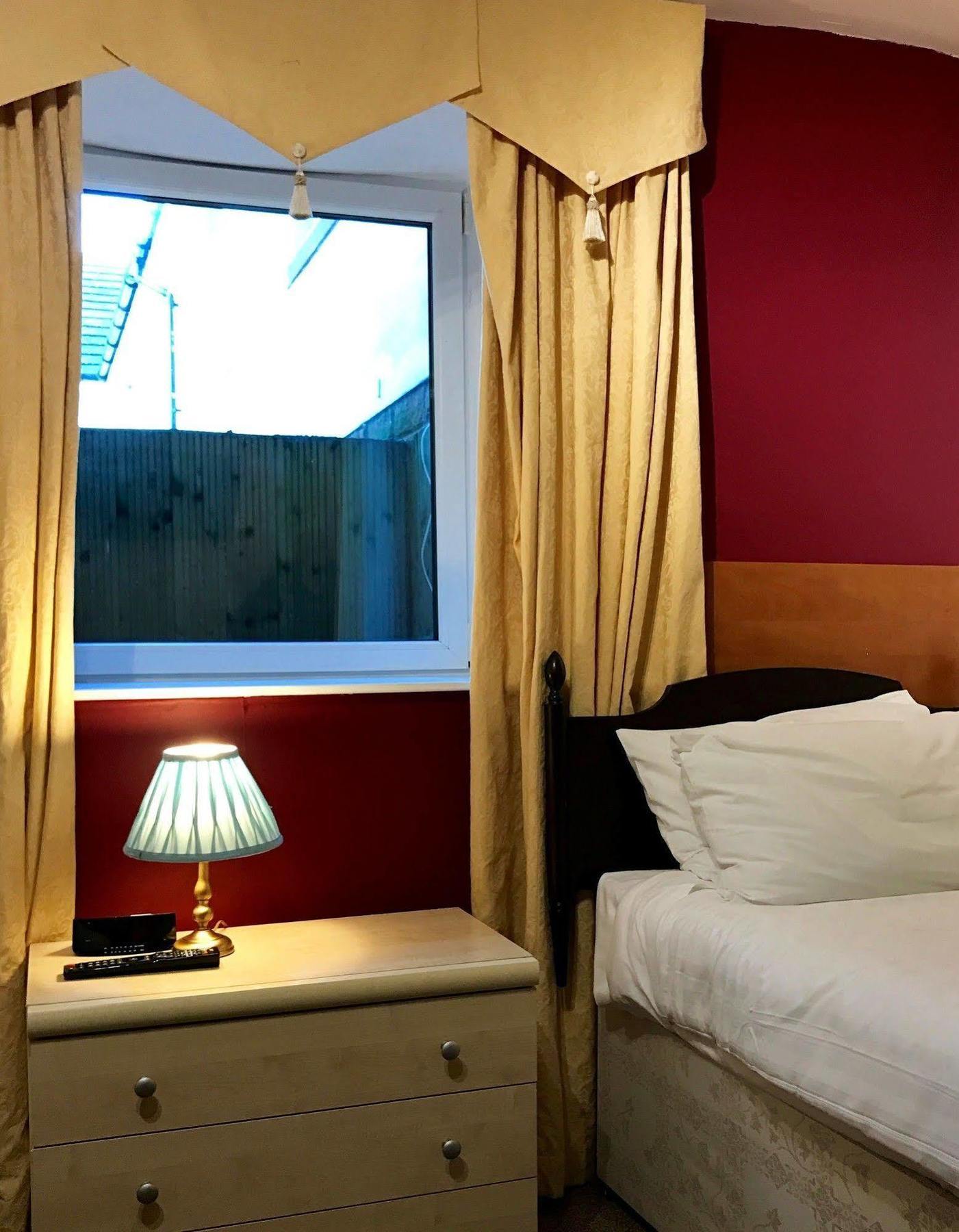 Glenlossie Guest House Дъмфрийс Екстериор снимка